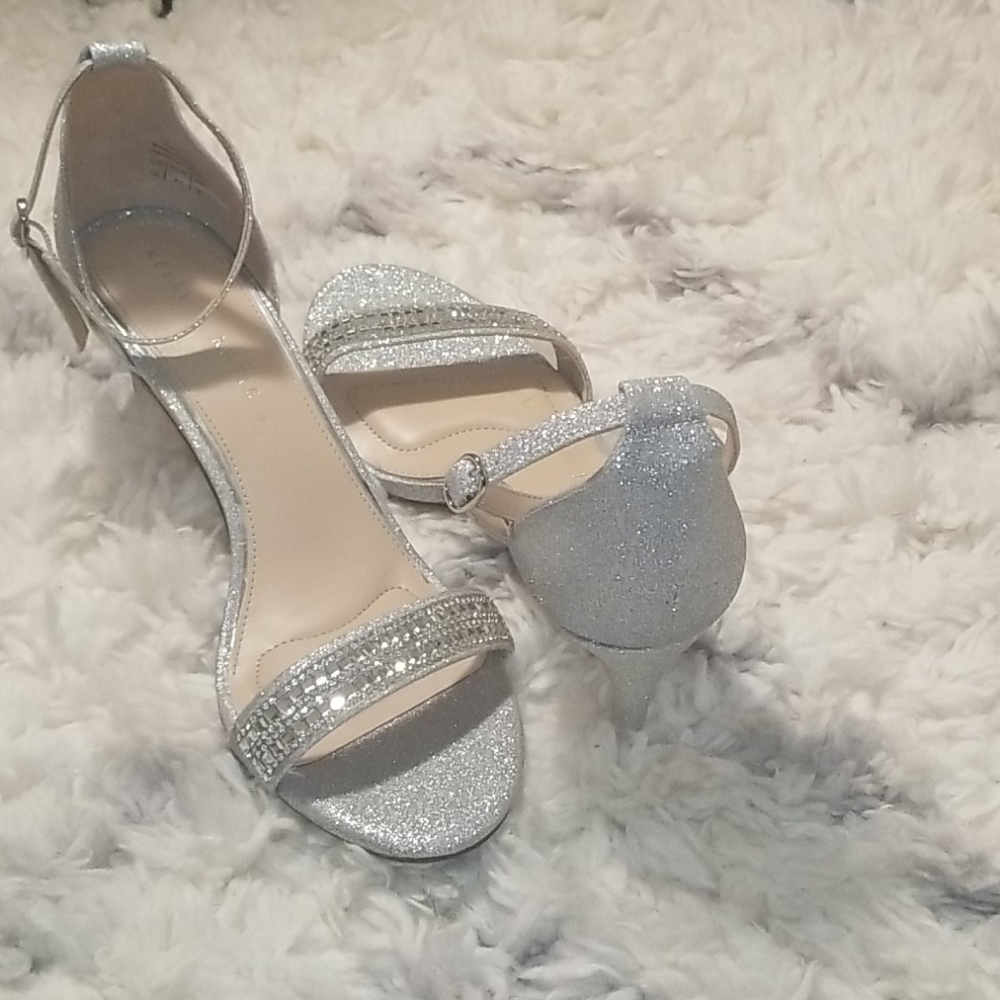 Shoes - Picture 5 of 5